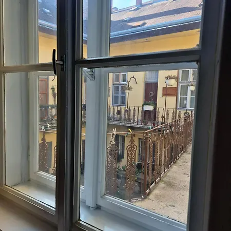 Buy The Apaartman Apartamento Székesfehérvár